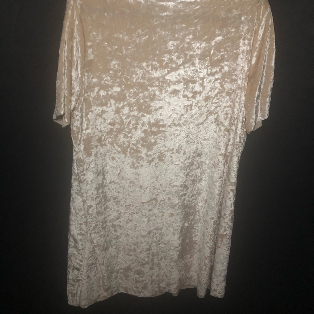 Dresses - Picture 2 of 7